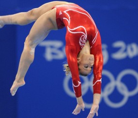 开云体育官网-戈贝尔全场最佳无争议，深圳队加时鏖战力克步行者