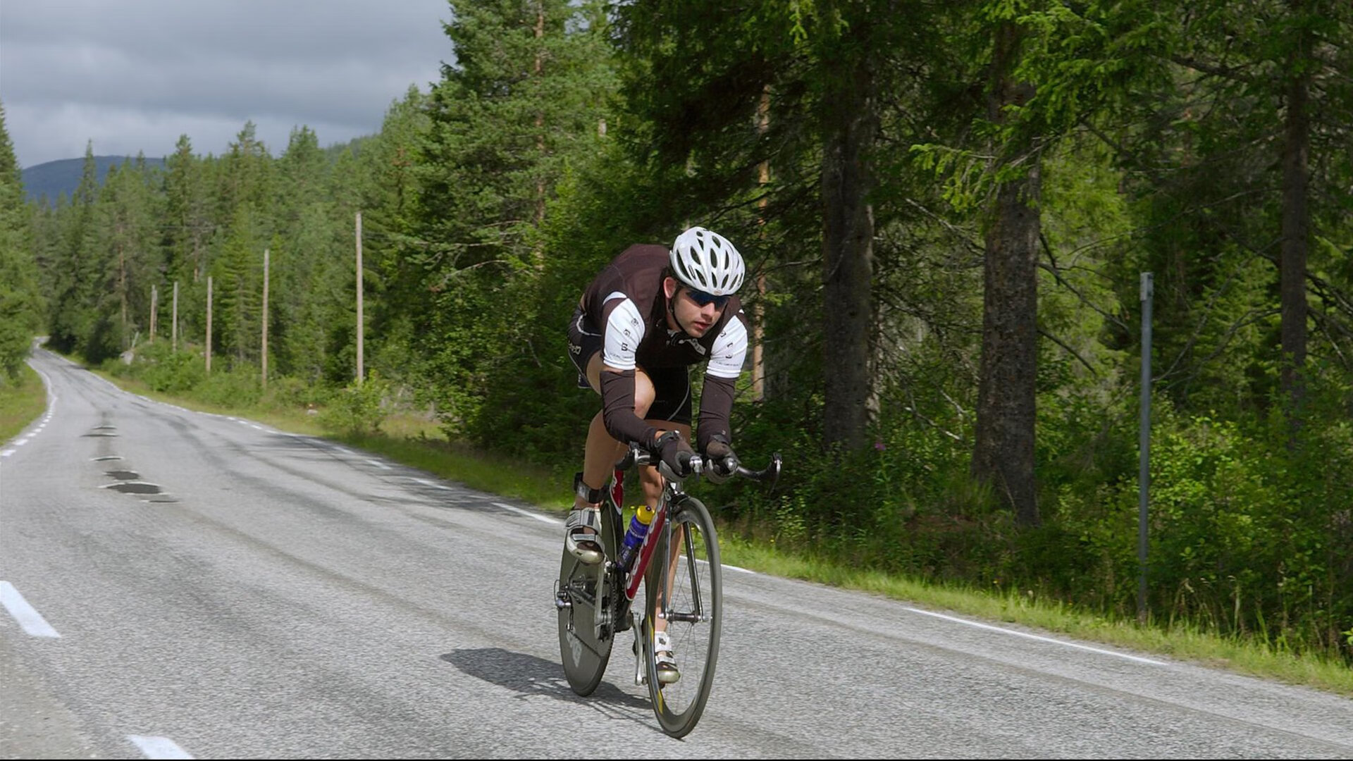 勇士强势拿下太阳，范弗利特成为关键先生