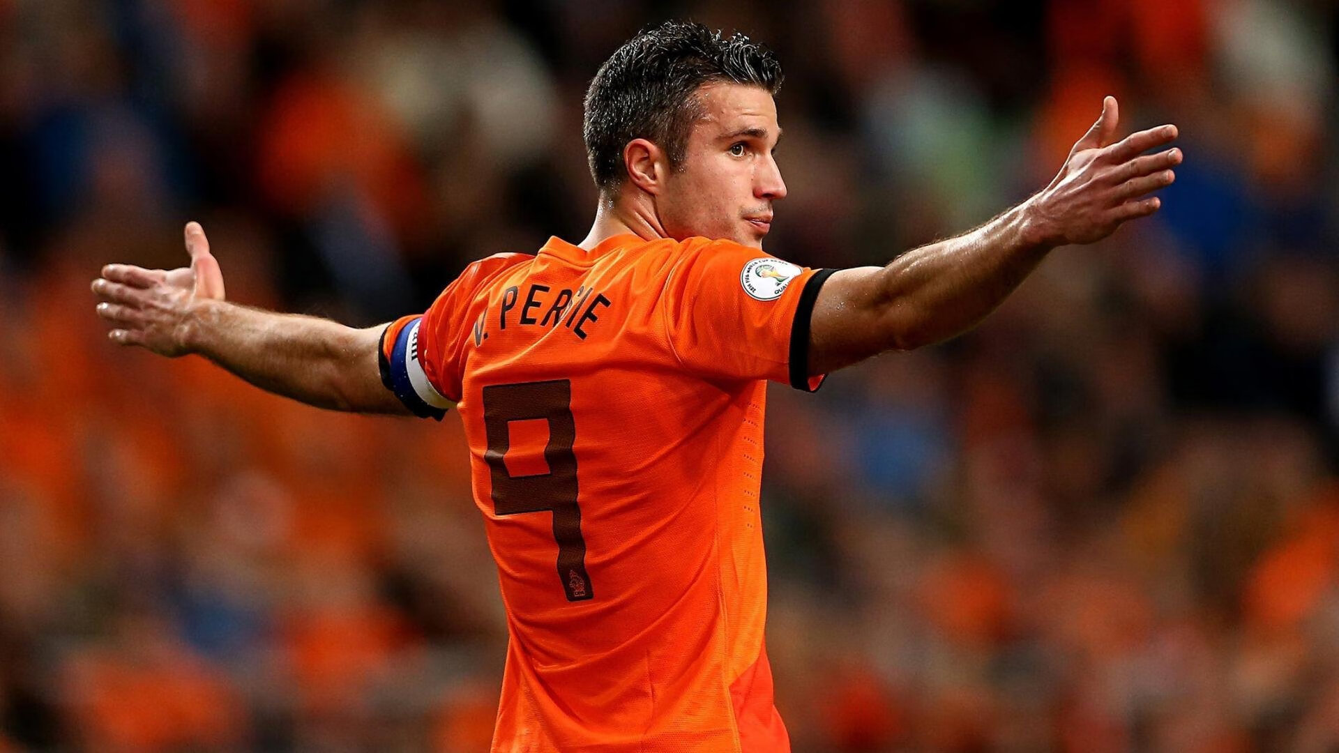 当英格拉姆的沉默刺穿喧嚣，一个非典型英雄的制胜哲学